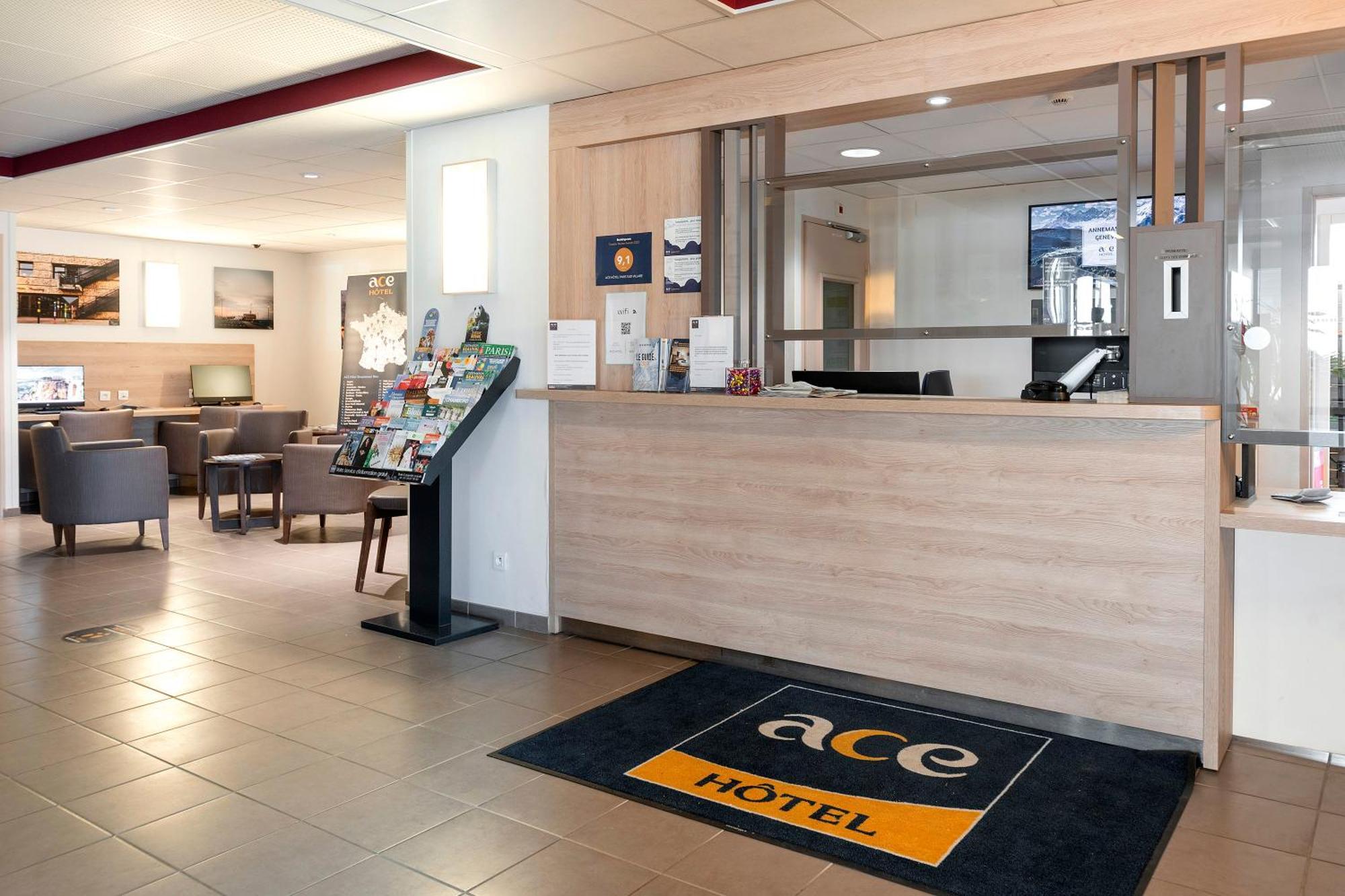 Ace Hotel Paris Sud Villabe Екстериор снимка